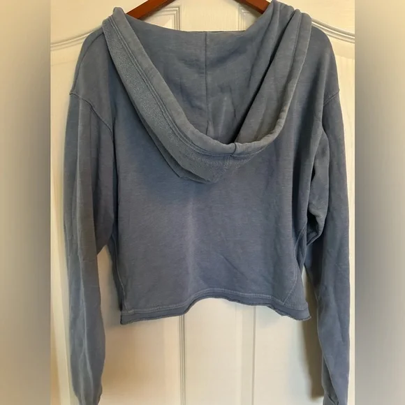 American Eagle NWT cropped hoodie - Picture 4 of 4